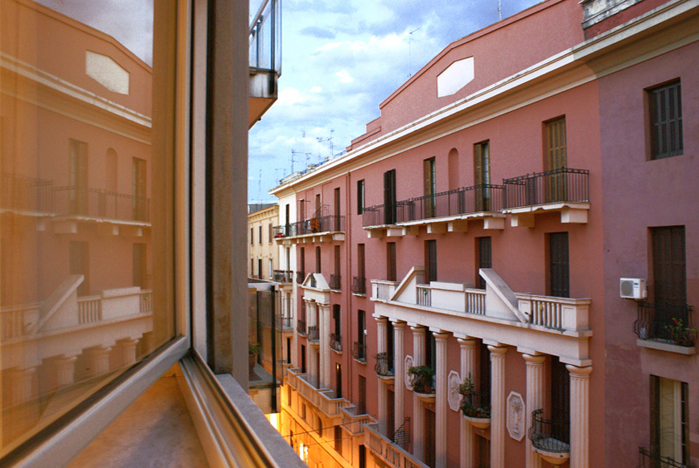 Bari, finestra su Via Imbriani