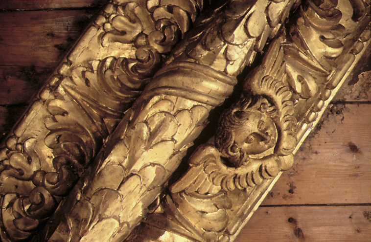 Soffitto della Basilica di San Nicola, incorniciatura lignea dorata