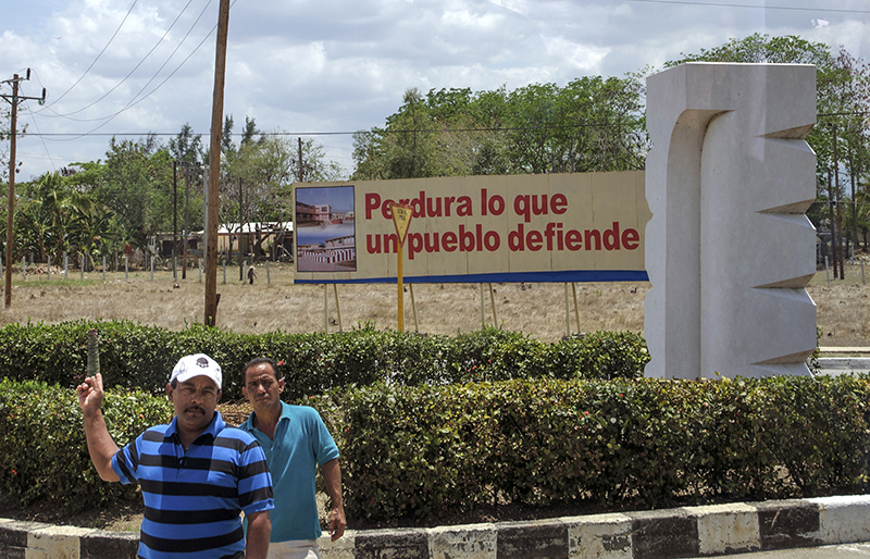 1114 Perdura lo que un pueblo